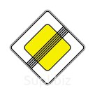 Ширина: 900 мм 
Высота: 900 мм Цены на дорожные знаки зависят от их конфигурации, типоразмера и типа пленки. От картинки, изображенной на знаке - не зависят.