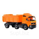 Самосвал «Volvo» изготовлен из надежного, высокопрочного пластика, колеса усилены металлическими элементами. Кабина грузовика поднимается и оборудована подвижн…