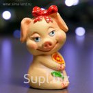 Фигура "Свинка Марлин" красный бант 5х5х8см