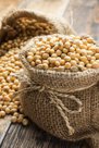 Продам зерно фуражной сои урожай 2017 года. Документы есть
