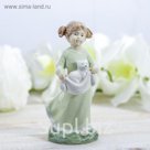 Сувенир керамика "Девочка в зелёном платье с котёнком" 15х7,8х5,8 см