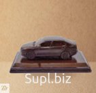 Шоколадная фигурка "Машина шкода на подставке", молочный шоколад