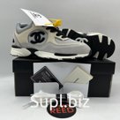 Chanel model 2