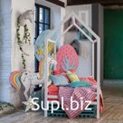 Кровать домик белого цвета с выкатными ящиками для белья