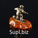 Сувенир "Сноубордист", латунь, янтарная смола, 2,4х2,5х1,2 см